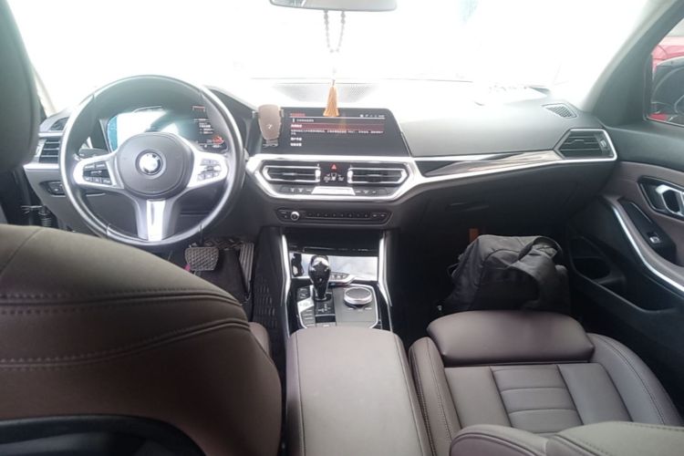 BMW 3 Series 2021 #10 BMW 3 Series 2021 صورة سيارة #10