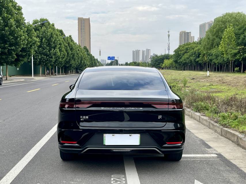 BYD Han 2023 car image #9