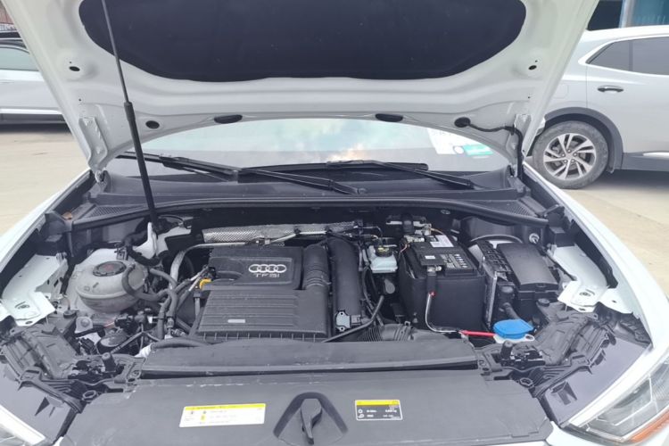 Audi Q3 2020 car image #22