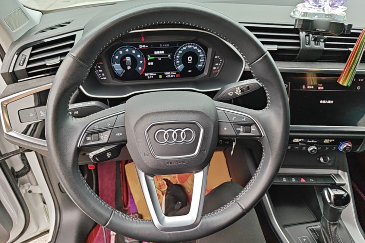 Audi Q3 2019 #11 Audi Q3 2019 car image #11
