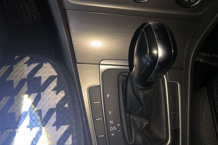 Volkswagen Golf 2016 car image #16