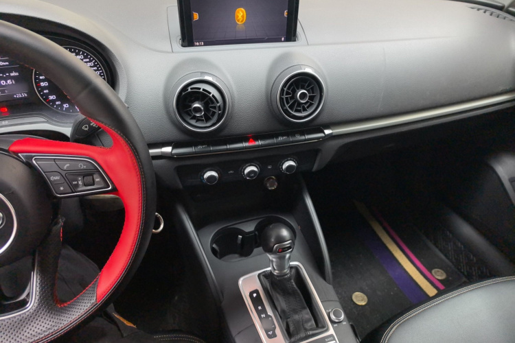 Audi A3 2018 car image #10