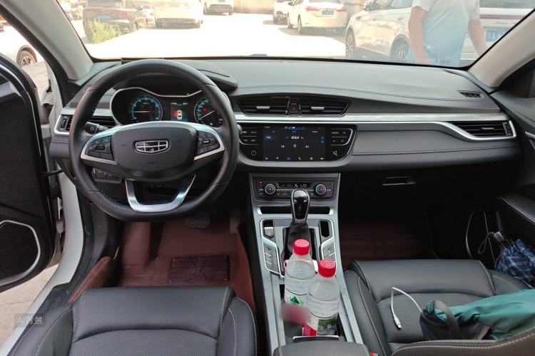GEELY Emgrand 2020 immagine di auto #11