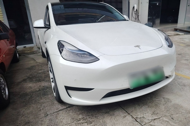 Tesla Model Y 2023 car image #4