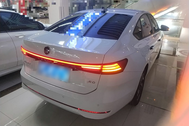 Volkswagen Lavida 2026 car image #7