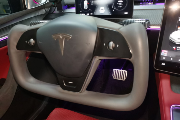 Tesla Model Y 2023 #11 Tesla Model Y 2023 car image #11