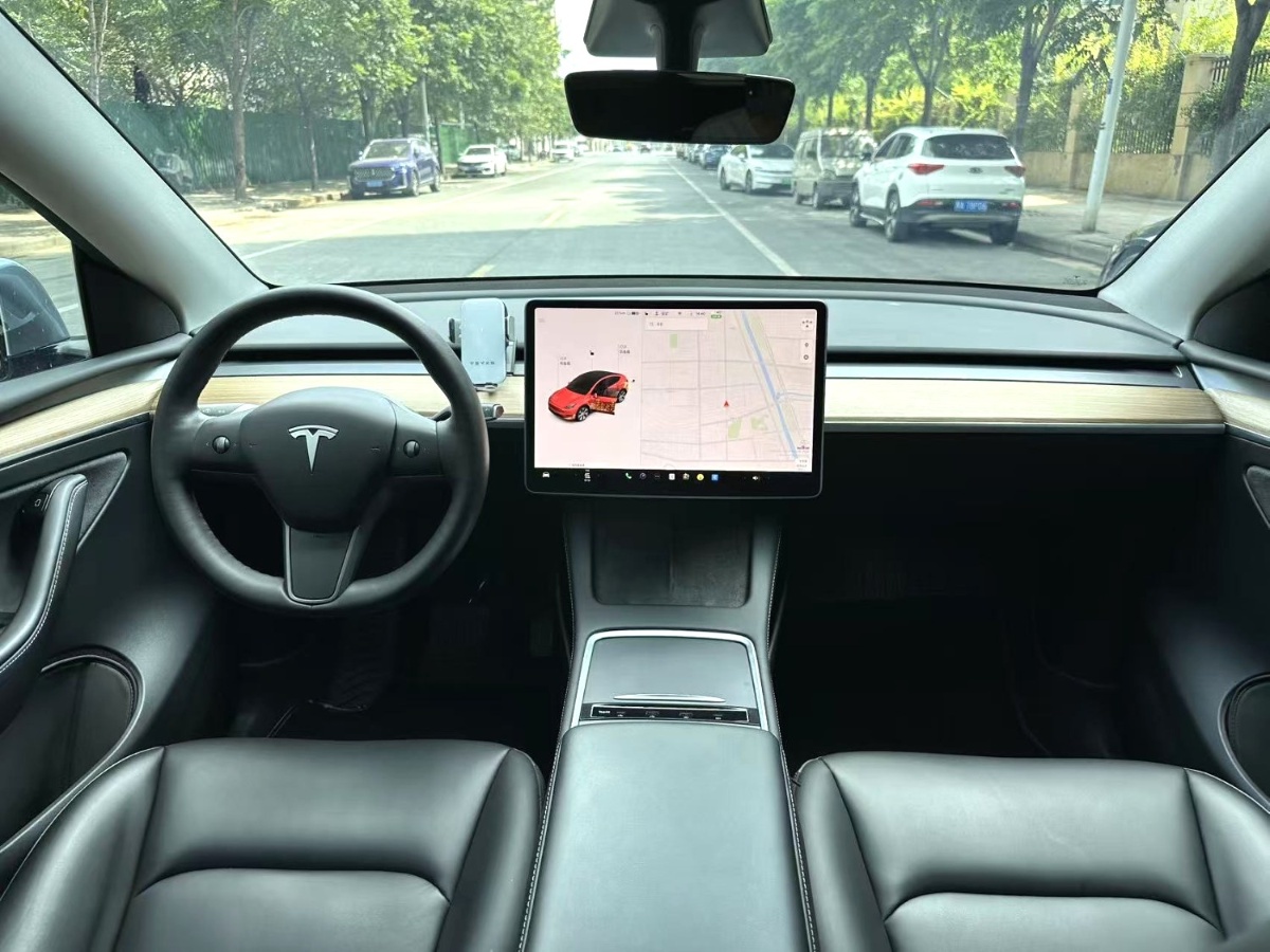Tesla Model Y 2022 #5 Tesla Model Y 2022 car image #5