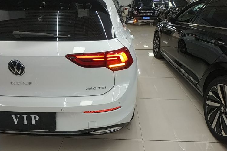 Volkswagen Golf 2020 car image #8
