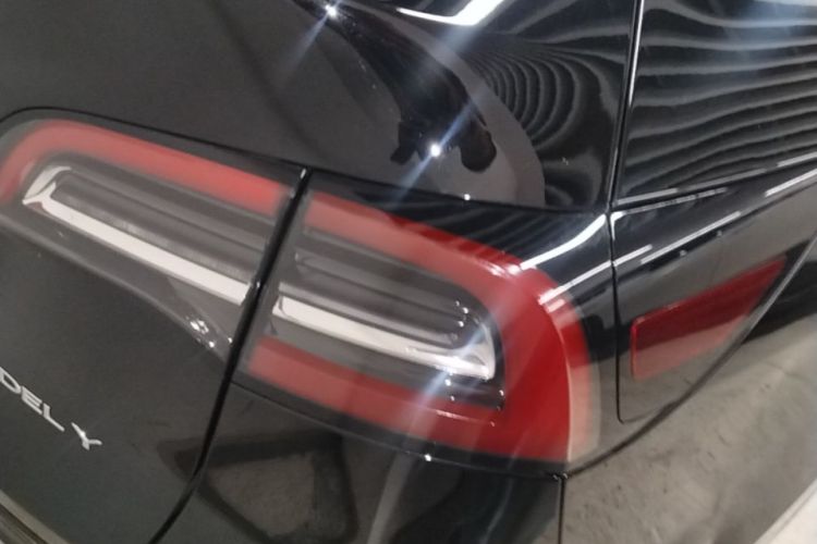 Tesla Model Y 2021 car image #8