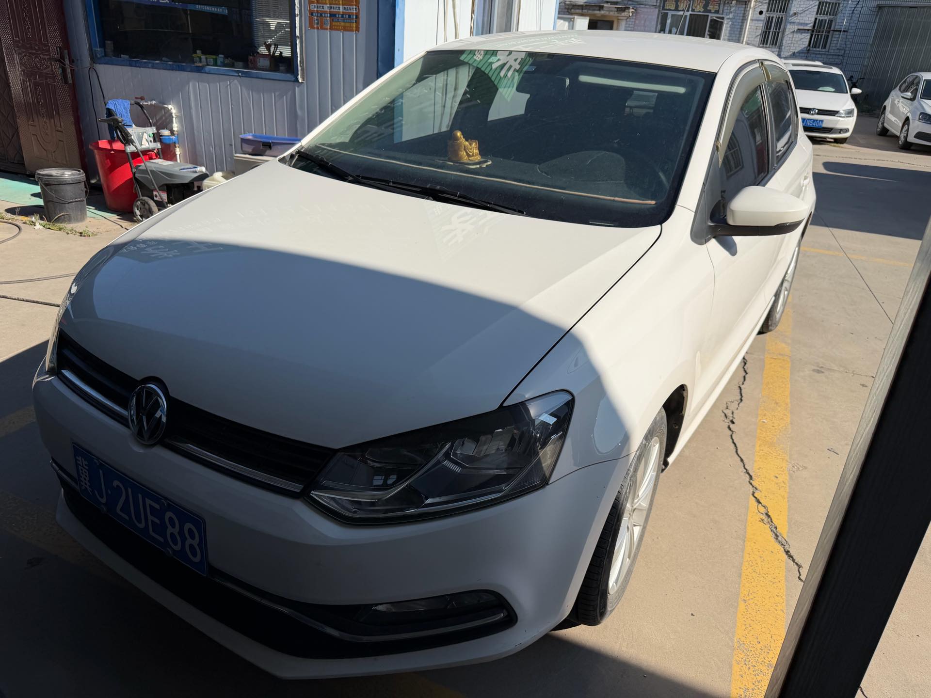 Volkswagen Polo 2015 car image 