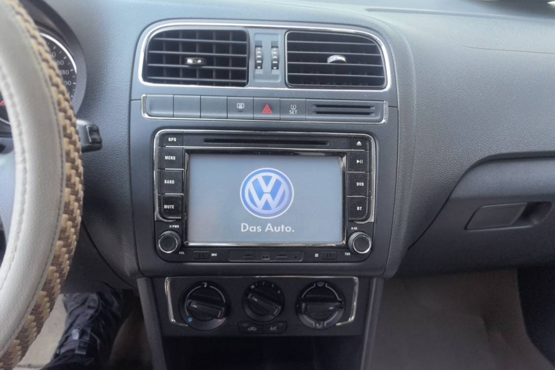 Volkswagen Polo 2014 car image #26