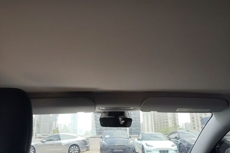 Tesla Model 3 2024 car image #18