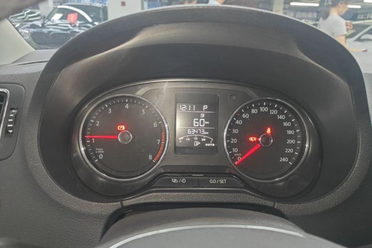 Volkswagen Polo 2017 car image #12