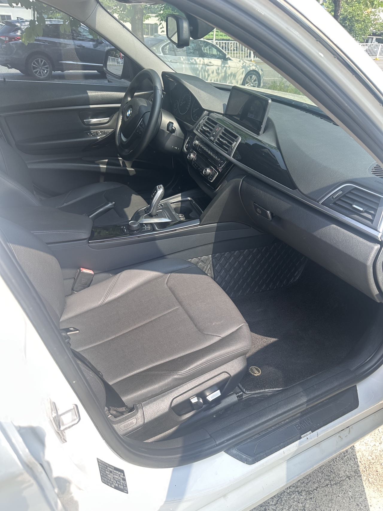 BMW 3 Series 2017 #7 BMW 3 Series 2017 car image #7