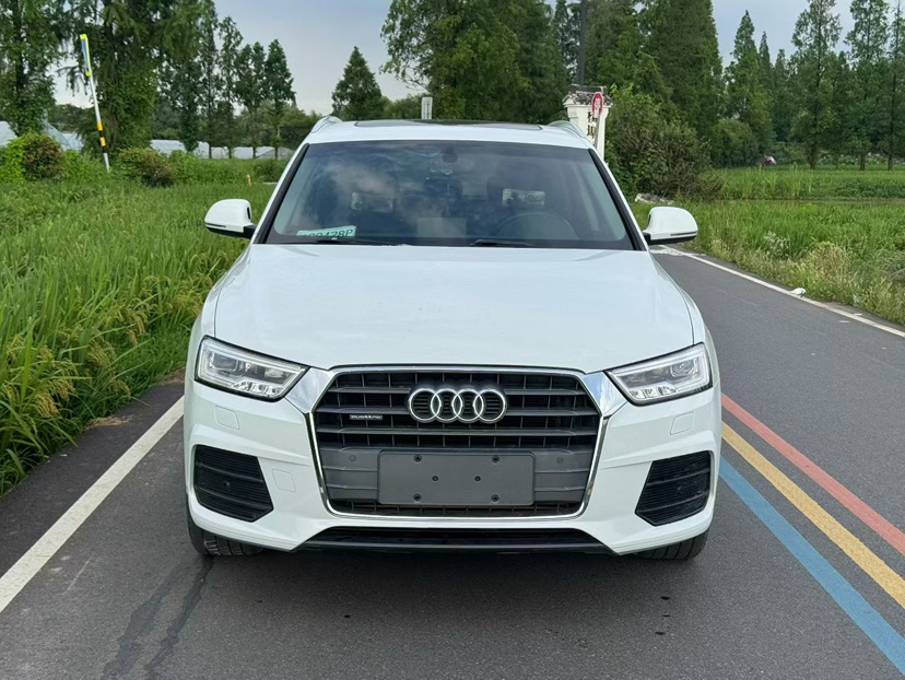 Audi Q3 2017 car image #3