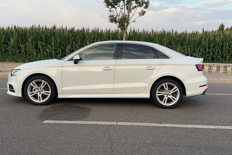 Audi A3 2019 #6 Audi A3 2019 car image #6