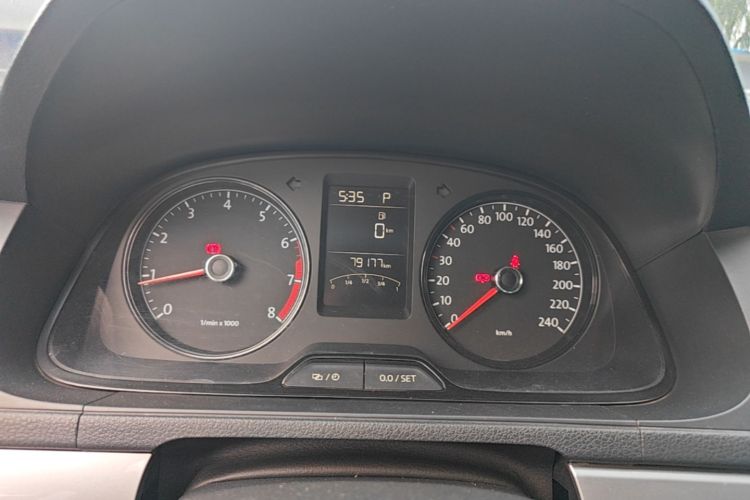 Volkswagen Lavida 2017 car image #12