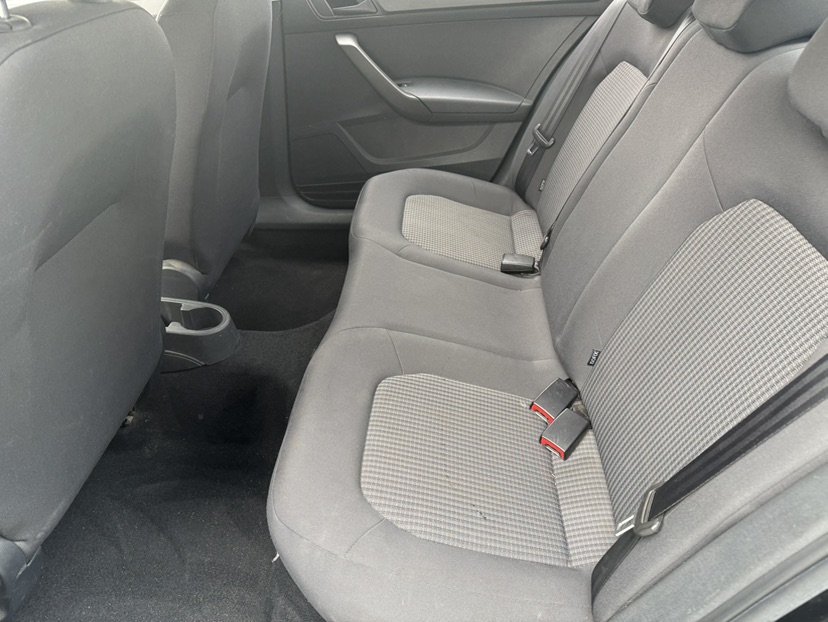 Volkswagen Santana 2019 imagen de coche #5
