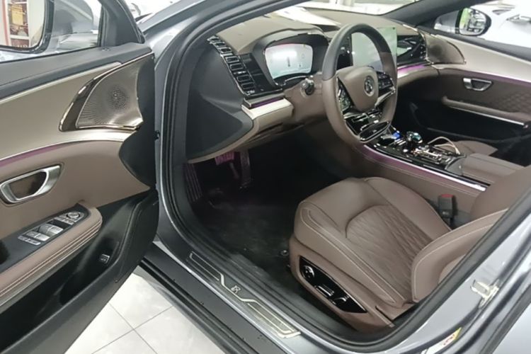 BYD Han 2023 car image #16