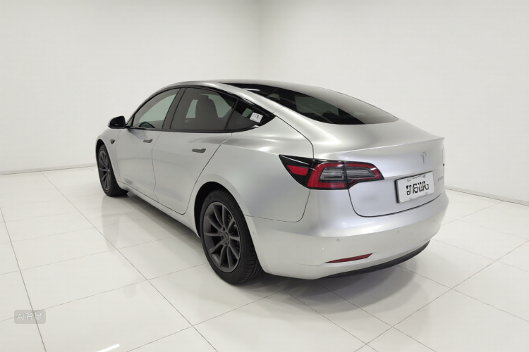 Tesla Model 3 2023 immagine di auto #5