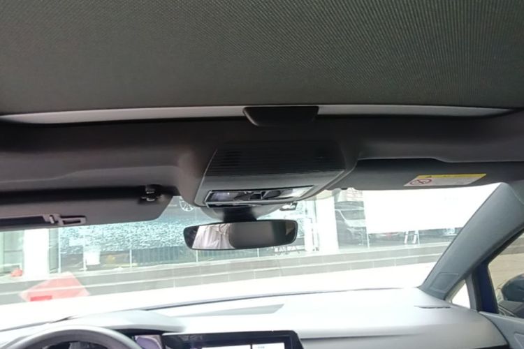 Volkswagen Golf 2021 car image #20