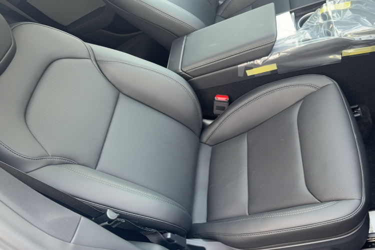Tesla Model Y 2026 #21 Tesla Model Y 2026 car image #21