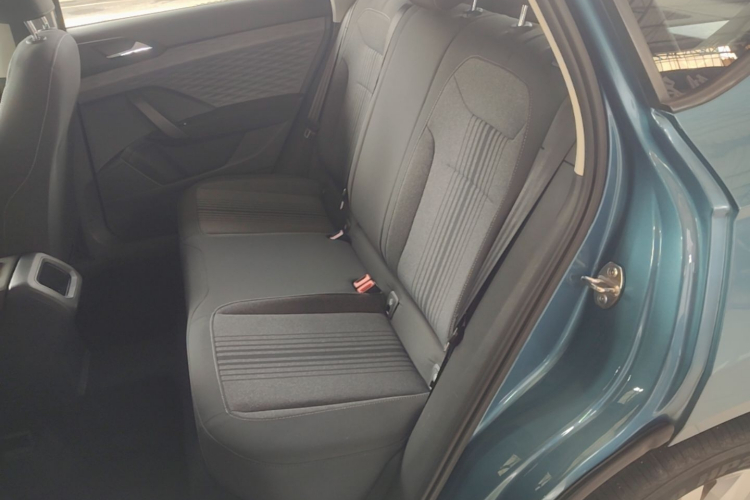 Volkswagen Tharu 2020 car image #17