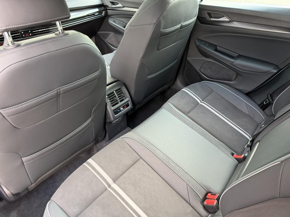 Volkswagen Golf 2023 #24 Volkswagen Golf 2023 car image #24