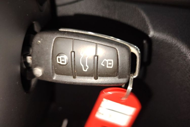 Audi Q3 2016 immagine di auto #9