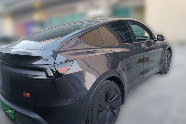 Tesla Model Y 2025 #7 Tesla Model Y 2025 car image #7