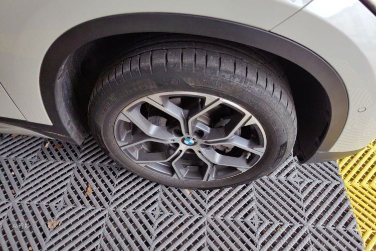 BMW X1 2019 car image #9