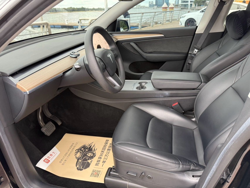 Tesla Model Y 2022 car image #4