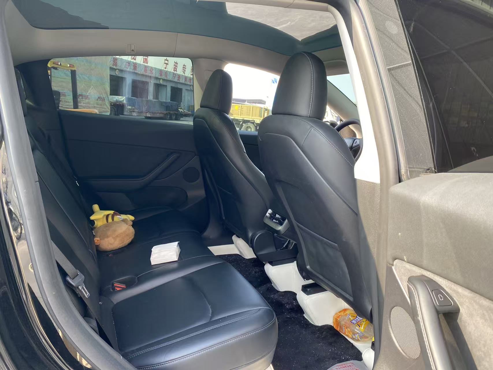 Tesla Model Y 2023 #4 Tesla Model Y 2023 car image #4
