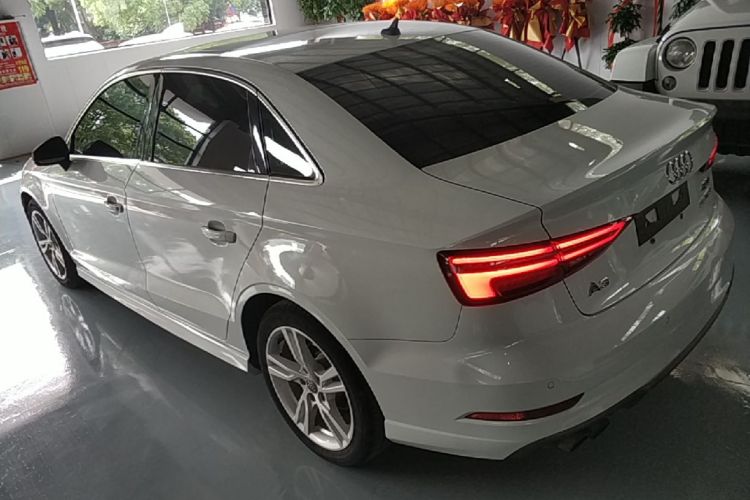 Audi A3 2019 immagine di auto #5