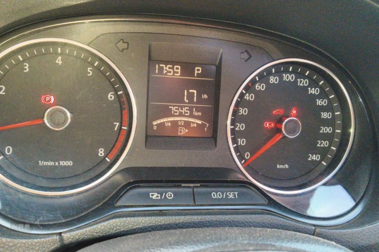 Volkswagen Polo 2015 #14 Volkswagen Polo 2015 car image #14