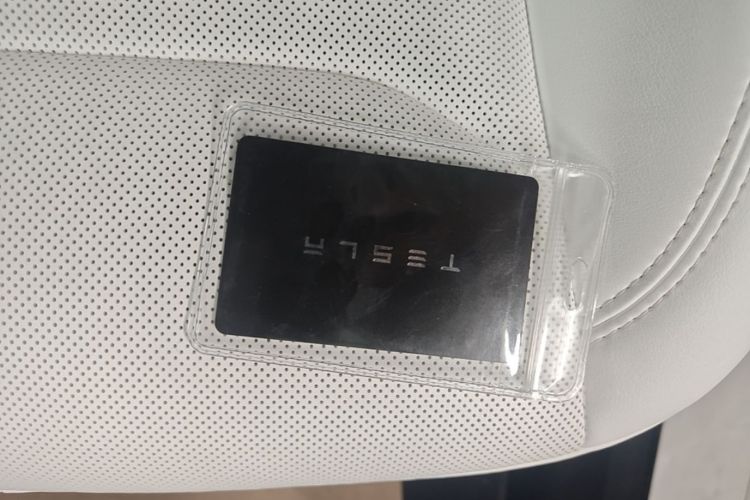 Tesla Model Y 2025 car image #9