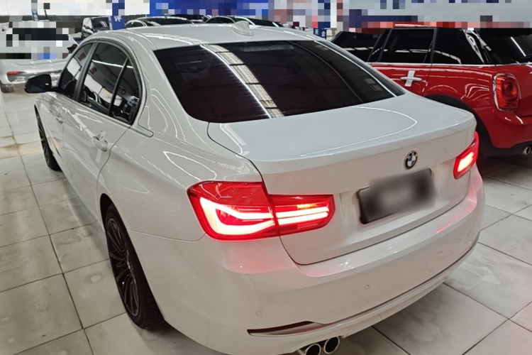BMW 3 Series 2018 car image #5