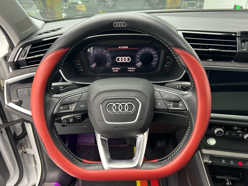 Audi Q3 2020 car image #8