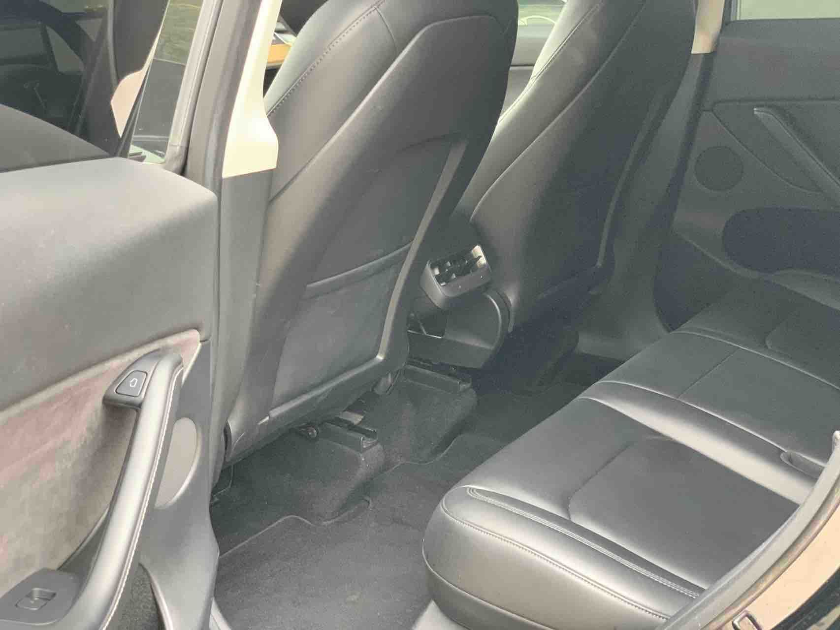 Tesla Model Y 2022 #5 Tesla Model Y 2022 car image #5