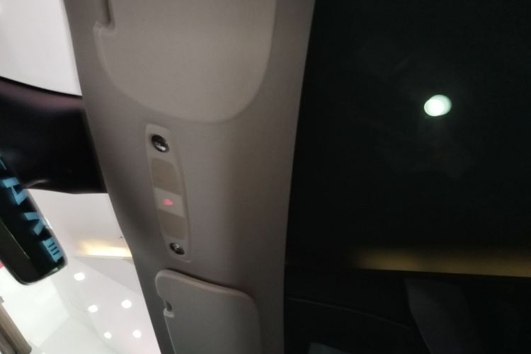 Tesla Model Y 2023 #18 Tesla Model Y 2023 car image #18