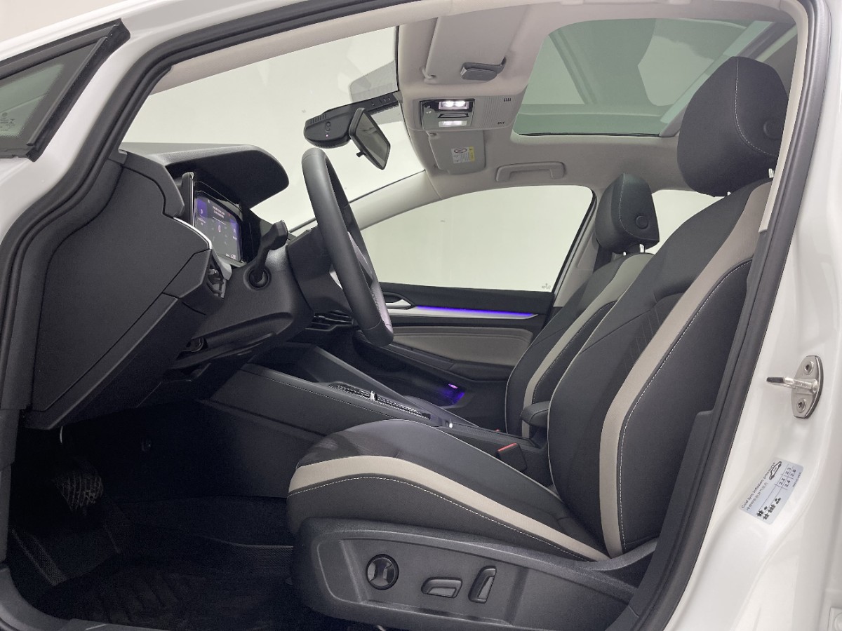 Volkswagen Golf 2023 car image #4