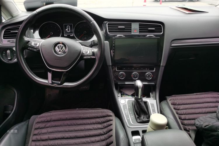 Volkswagen Golf 2018 car image #11