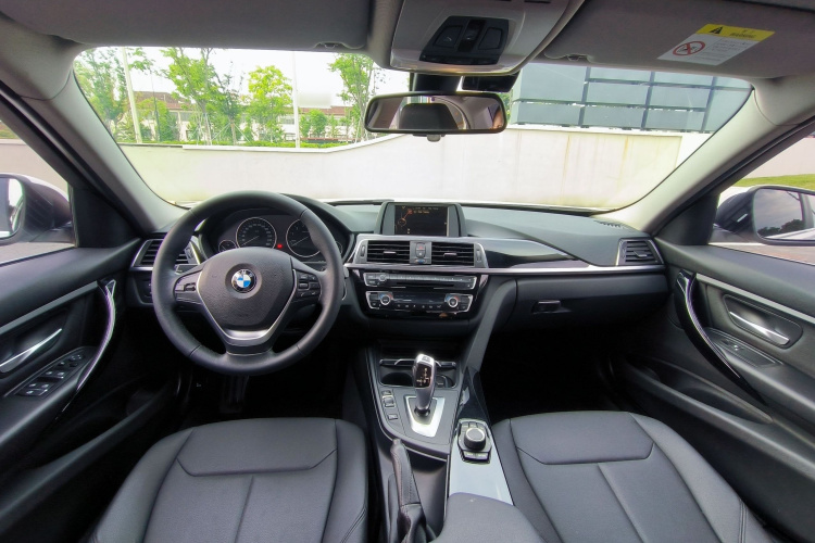 BMW 3 Series 2017 #9 BMW 3 Series 2017 car image #9