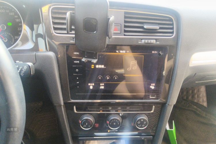 Volkswagen Golf 2020 car image #15