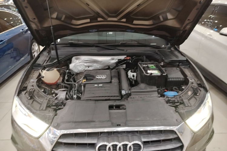 Audi Q3 2016 immagine di auto #20