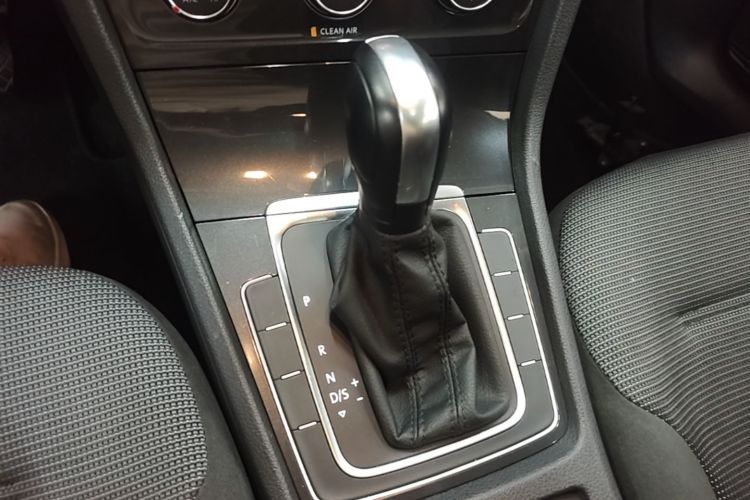 Volkswagen Golf 2019 #14 Volkswagen Golf 2019 car image #14
