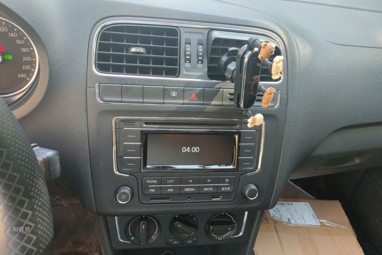 Volkswagen Polo 2016 car image #15
