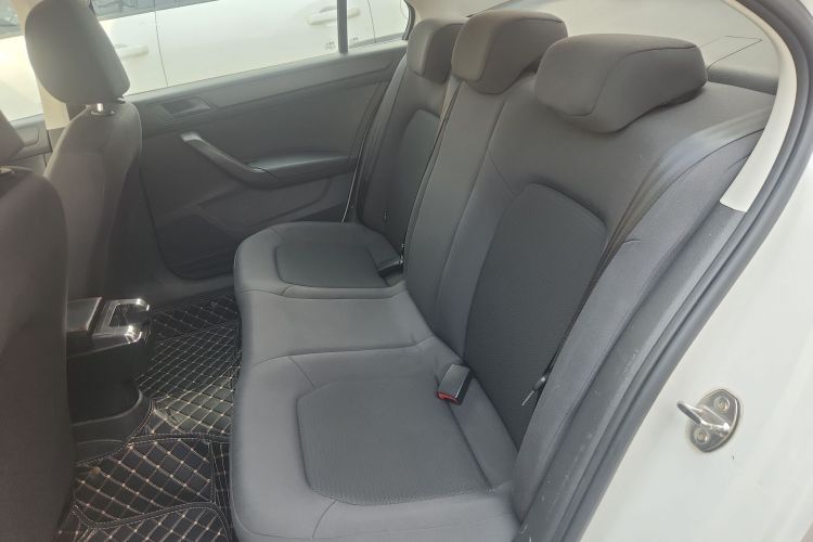 Volkswagen Santana 2016 صورة سيارة #17