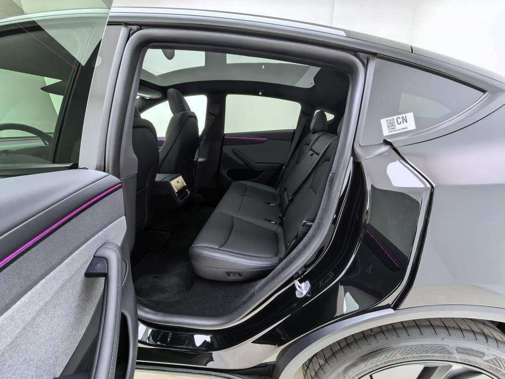 Tesla Model Y 2026 #18 Tesla Model Y 2026 car image #18