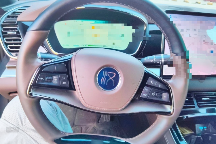 BYD Han 2024 car image #12